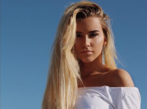 Date Ukrainian Girl Logo